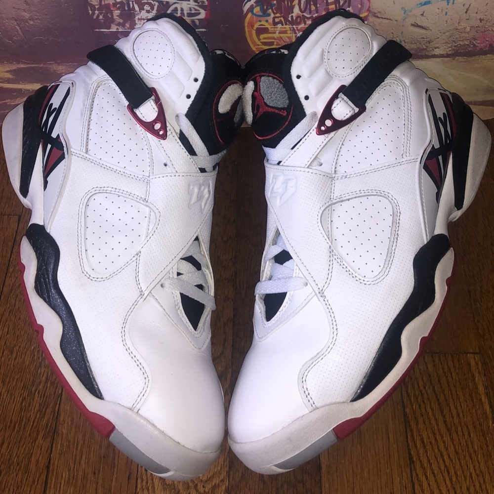 Air Jordan 8 Retro “Bugs Bunny”